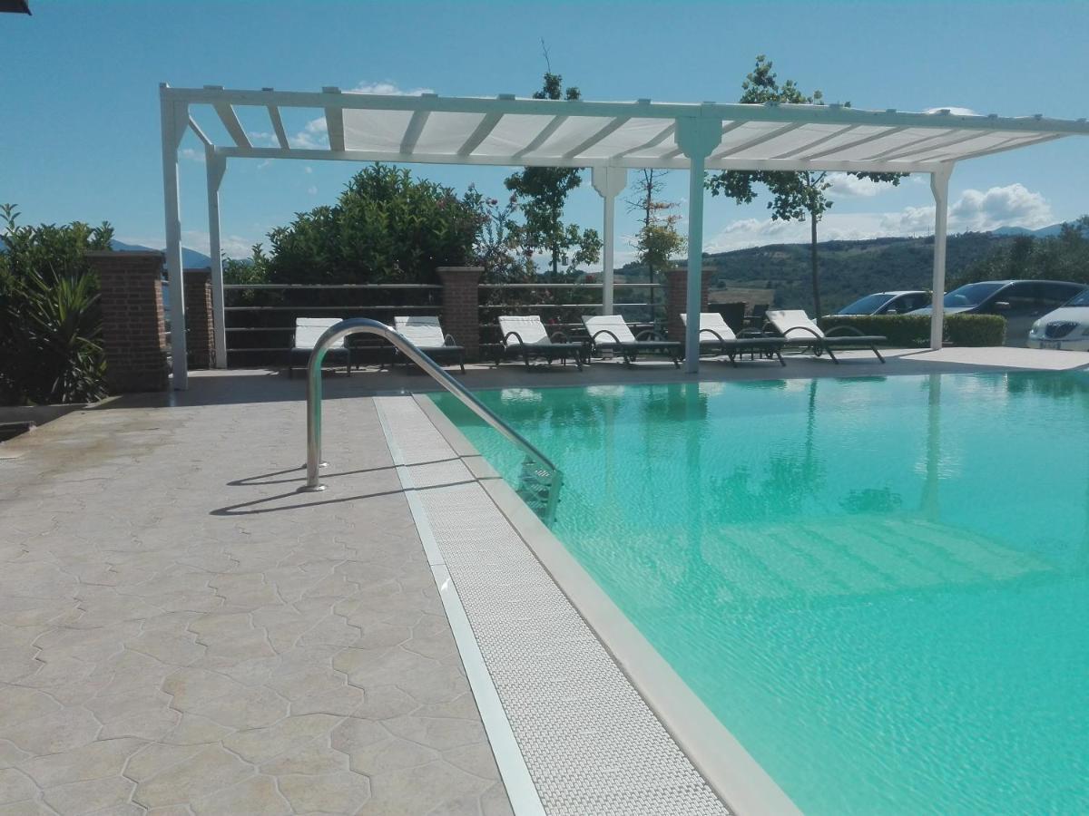 Villa Santoro Ai Tre Ulivi Con Piscina Privata Caiazzo Exterior photo