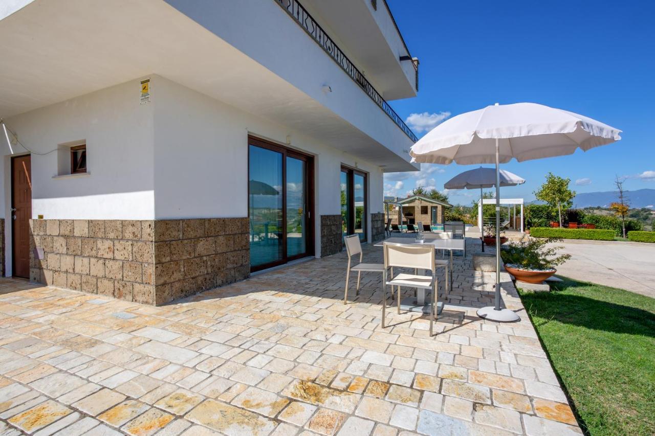 Villa Santoro Ai Tre Ulivi Con Piscina Privata Caiazzo Exterior photo